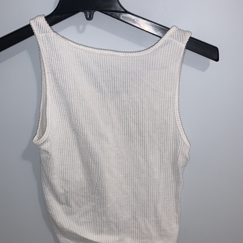 white top - Picture 2 of 2